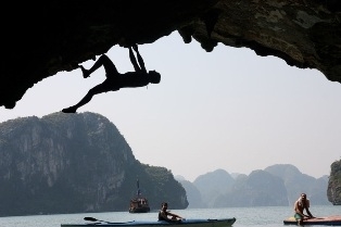 3D Ha Long Bay Cruising with Rock Climbing (P/CRN/3/3)